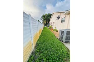529 SE Fallon Drive, Port Saint Lucie, FL 34983 - MLS#R11132026
