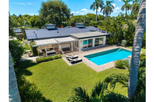 6904 Venetian Way, Lake Clarke Shores