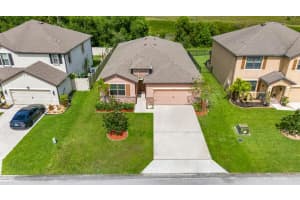 6122 Nw Regent Street, St Lucie West