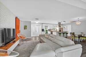 113 Park Lane E, Hypoluxo, FL 33462 - MLS#R11132131