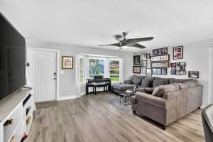 710 SW 27th Way, Boynton Beach, FL 33435 - MLS#R11132149