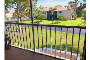 1537 Se Royal Green Circle E #202, Port Saint Lucie