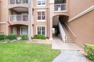 5060 Fairways Circle 109, Vero Beach