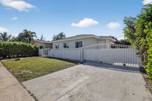 915 S F Street, Lake Worth Beach, FL 33460 - MLS#R11132256