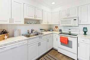 8075 SE Villa Circle, Hobe Sound, FL 33455 - MLS#R11132331