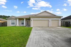 6221 NW Hacienda Lane, Port Saint Lucie, FL 34986 - MLS#R11132352