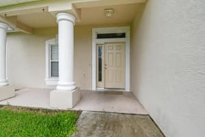 6221 NW Hacienda Lane, Port Saint Lucie, FL 34986 - MLS#R11132352