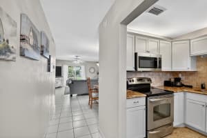 204 Oxford 300, West Palm Beach, FL 33417 - MLS#R11132360