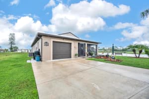 8 Nuestra Isla, Fort Pierce, FL 34951 - MLS#R11132427