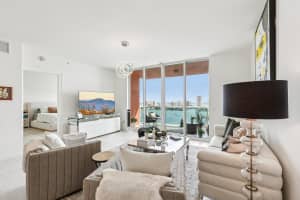 2640 Lake Shore Drive, Riviera Beach, FL 33404 - MLS#R11132432