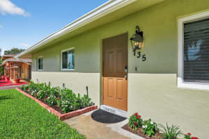 735 La Costa Way, Lantana, FL 33462 Sold 11/21/25
