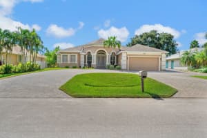 1438 SW Apache Avenue, Port Saint Lucie, FL 34953 - MLS#R11132544
