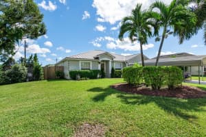 1817 SW Davis Street, Port Saint Lucie, FL 34953 - MLS#R11132575