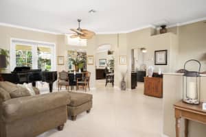 1125 45th Court SW, Vero Beach, FL 32968 - MLS#R11132592