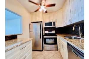 10 Kent A, West Palm Beach, FL 33417 - MLS#R11132610