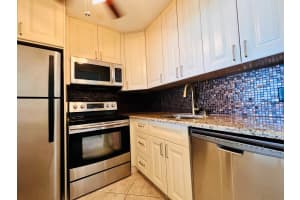 10 Kent A, West Palm Beach, FL 33417 - MLS#R11132610