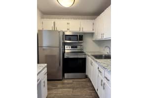 218 Windsor J, West Palm Beach