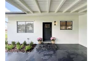 212 NE Entrada Avenue, Port Saint Lucie, FL 34952 - MLS#R11132726