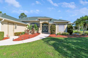 713 SE Damask Avenue, Port Saint Lucie, FL 34983 - MLS#R11132760