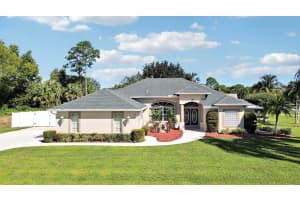713 SE Damask Avenue, Port Saint Lucie, FL 34983 - MLS#R11132760