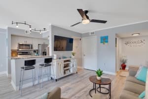 1670 N 42nd Circle 102, Vero Beach, FL 32967 - MLS#R11132825