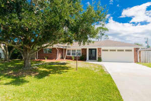 471 SE Lamon Lane, Port Saint Lucie, FL 34983 - MLS#R11132840