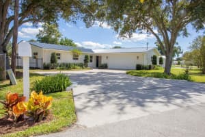 1301 SE 8th Avenue, Okeechobee, FL 34974 Sold 11/26/25