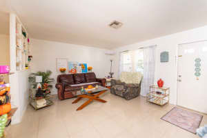 382 SE Evans Avenue, Port Saint Lucie, FL 34984 - MLS#R11133157
