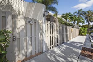 612 Executive Center Drive 3107, West Palm Beach, FL 33401 - MLS#R11133189