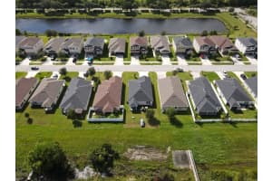 5565 NW Pine Trail Circle, Port Saint Lucie, FL 34983 - MLS#R11133253