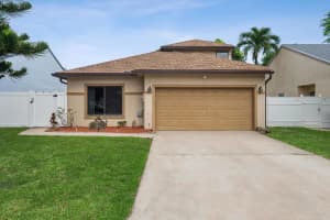 80 Tara Lakes Drive W, Boynton Beach