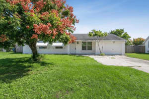 2009 SE Hideaway Circle, Port Saint Lucie, FL 34952 - MLS#R11133341