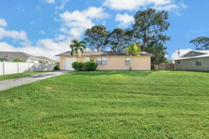 2219 SW Franklin Street, Port Saint Lucie, FL 34953 - MLS#R11133389