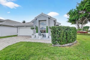 6430 Three Lakes Lane, Boynton Beach, FL 33437 - MLS#R11133410