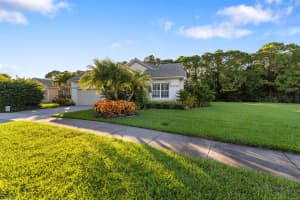 700 SW Great Exuma Cove, Port Saint Lucie, FL 34986 - MLS#R11133440