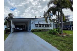 8 El Segundo, Port Saint Lucie