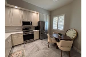 33 Harbour Isle Drive W 303, Fort Pierce, FL 34949 - MLS#R11133455