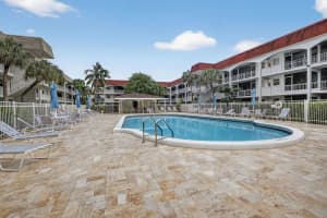 581 Blue Heron Drive 206-b, Hallandale Beach