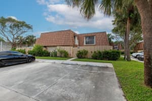 855 Blue Ridge Circle 855, West Palm Beach, FL 33409 - MLS#R11133461