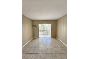 114 Norwich E 114, West Palm Beach