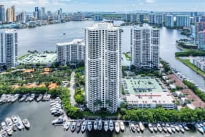 3500 Mystic Pointe Drive Ph4, Aventura