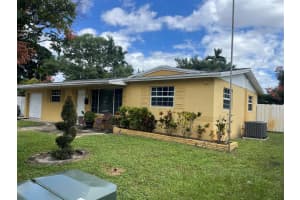 621 Sw 68th Avenue, Pembroke Pines