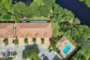 535 Sw Glen Crest Way, Stuart