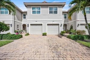 535 SW Glen Crest Way, Stuart, FL 34997 Sold 11/26/25