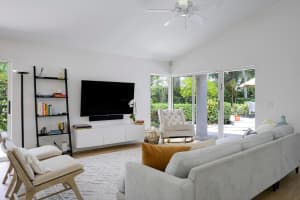 32 Admirals Court, Palm Beach Gardens, FL 33418 - MLS#R11133538