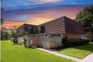 1313 13th Lane, Palm Beach Gardens, FL 33418 Sold 11/21/25