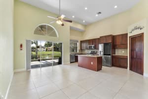 7793 Highlands Cir, Margate