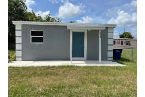 2513 Avenue L, Fort Pierce, FL 34947 - MLS#R11133594