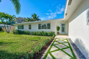 8045 W Lake Drive, Lake Clarke Shores, FL 33406 - MLS#R11133831
