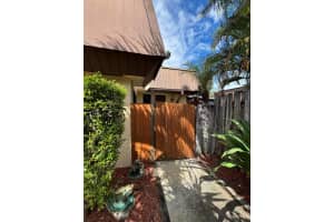 3536 Gardens Drive E B, Palm Beach Gardens